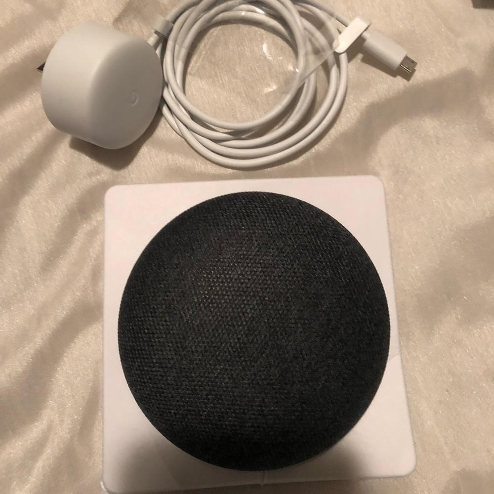 Google Home Mini - Picture 2 of 2